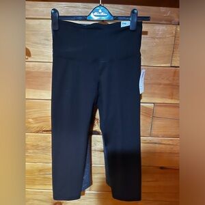 TWO PAIRS Old Navy High Rise Crop Go Dry Leggings - Black and Heathered Charcoal